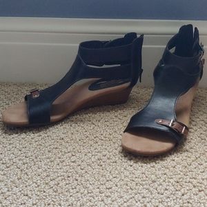 Black mini wedge sandals